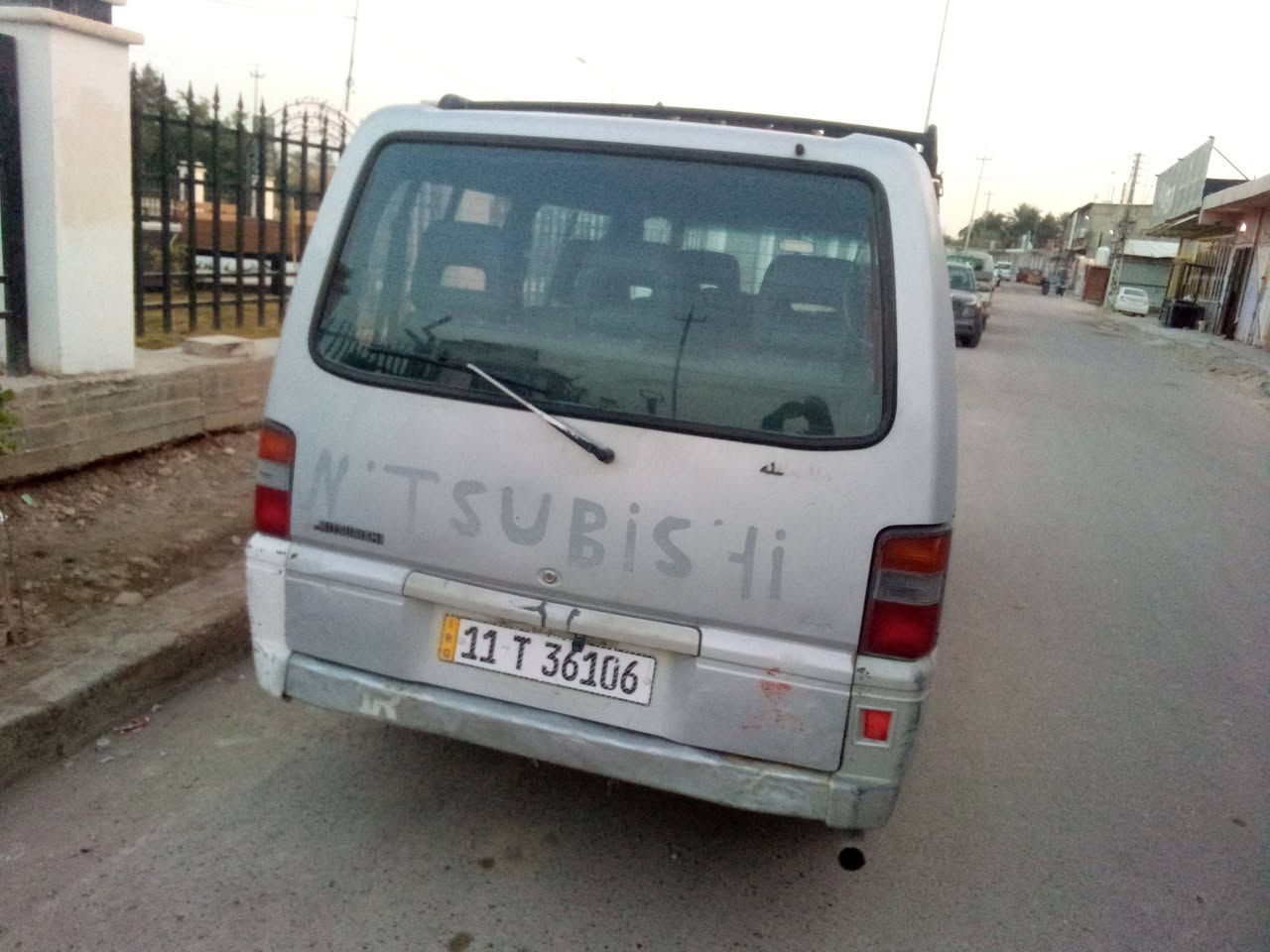 سياره للبيع ميسوبيشي باص رقم انكليزي حمل كير محرك مضبوط  سعر 33 ورقه
عنوان / بغداد المحمودية
***********
