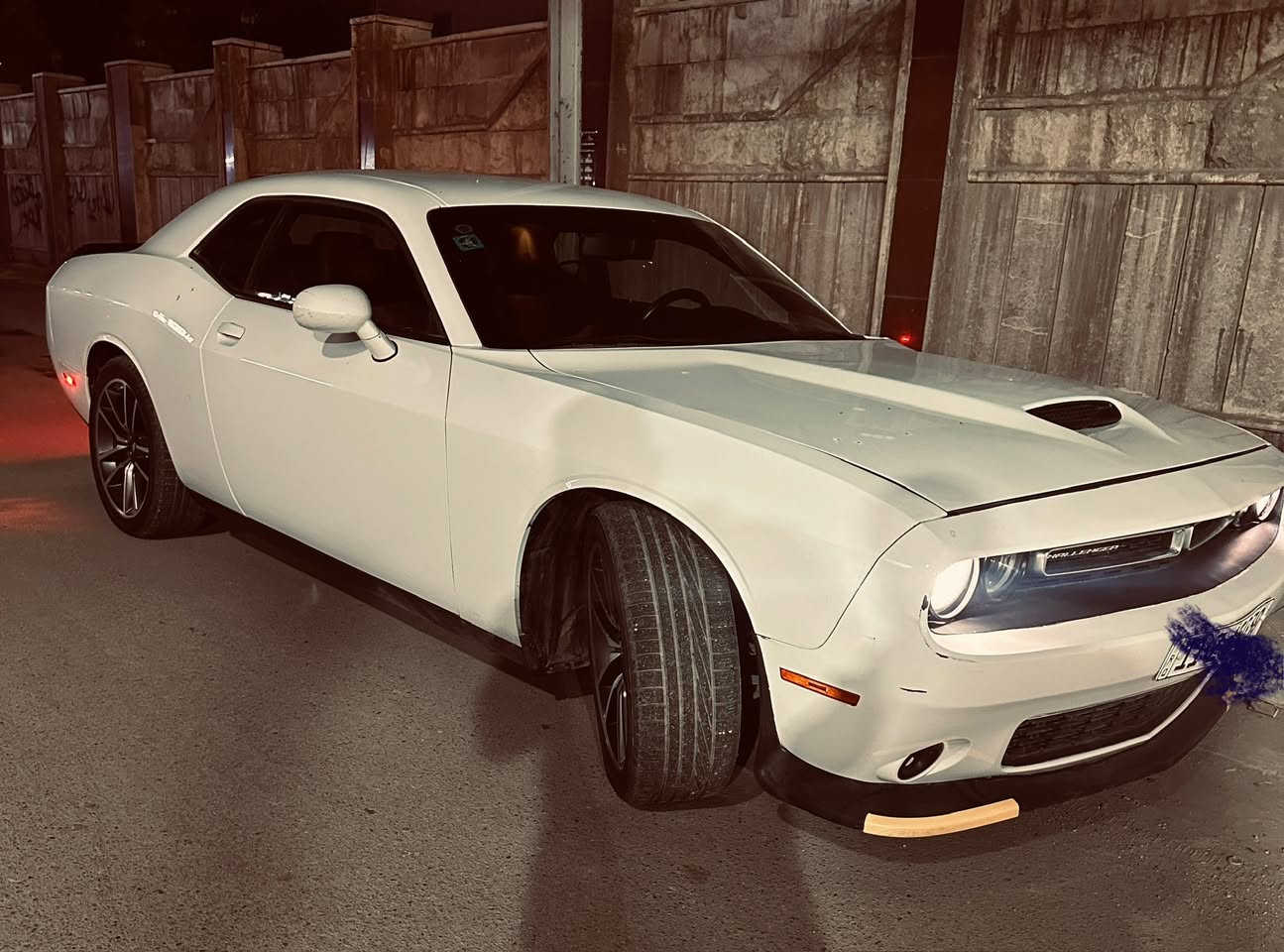 السلام عليكم
للبيع جالنجر GT2023  ماشيه 6000 فقط بدون ايرباك السياره جديده كلش وكلشي مناقصه فول مواصفات عدا الفتحه ويل مميز كشنات كهربائيه جلد وكنتاره تبريد قطعتين تدفئه وتبريد بالكشنات والستيرن ضربته خفيفه كلش موجوده الصور مبدل بنيد  وكفر الدعاميه بس الشبابيك والاستات بلادي كله والجاملغات بارد ثنينهم صور الحادث والتصليح والسونار كله موجوده السعر 22000  مكانه كراده ساحه الواثق 
للتواصل ***********
