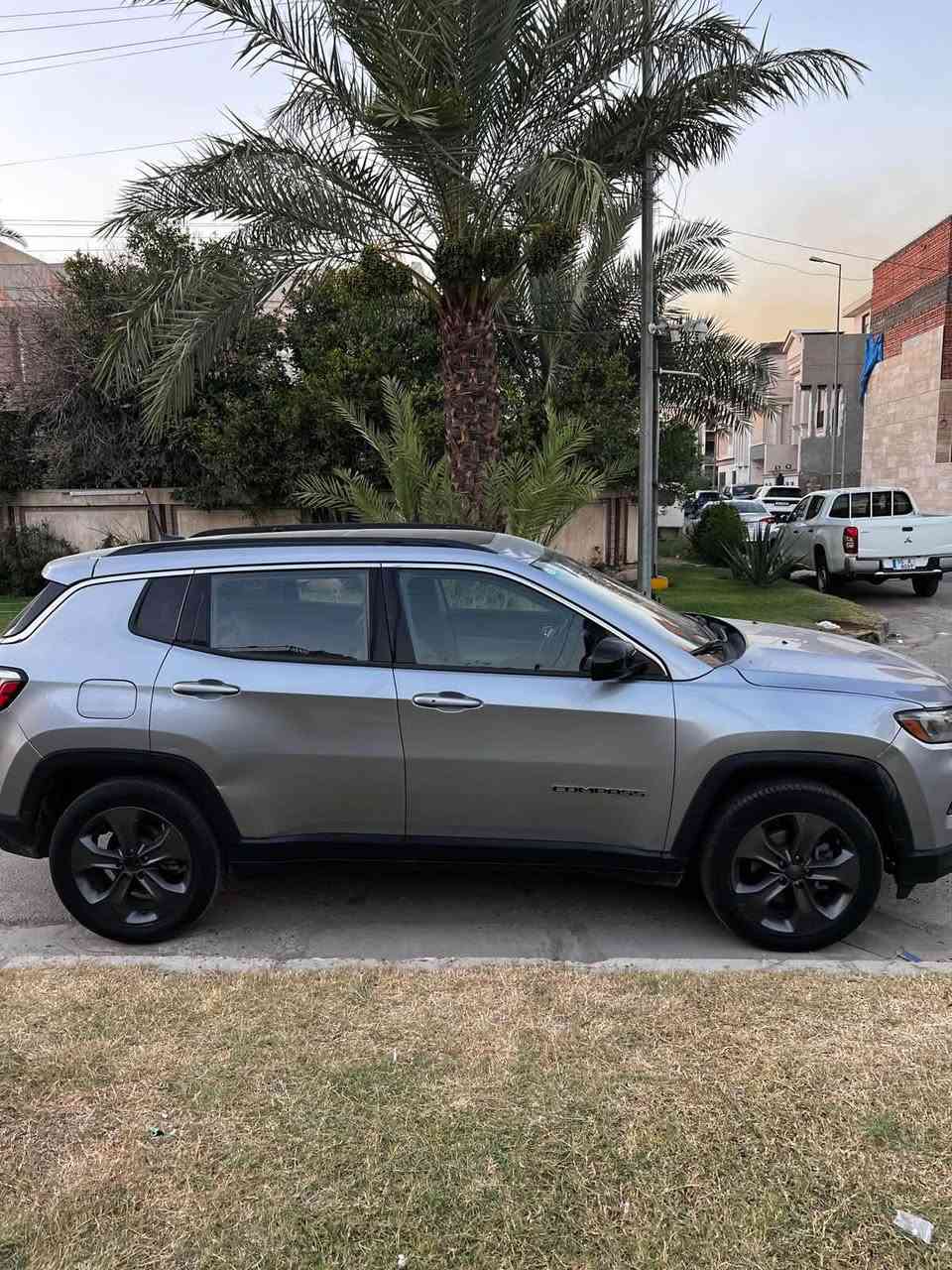 السلام عليكم
جيب كومباس 
٢٠٢٢
فول مواصفات 
حادث شوي من جاملغ وشوي بنيد 
ماشيه ٥٨ الف 
للاستفسار مراسله واتساب 
او الاتصال  ***********
