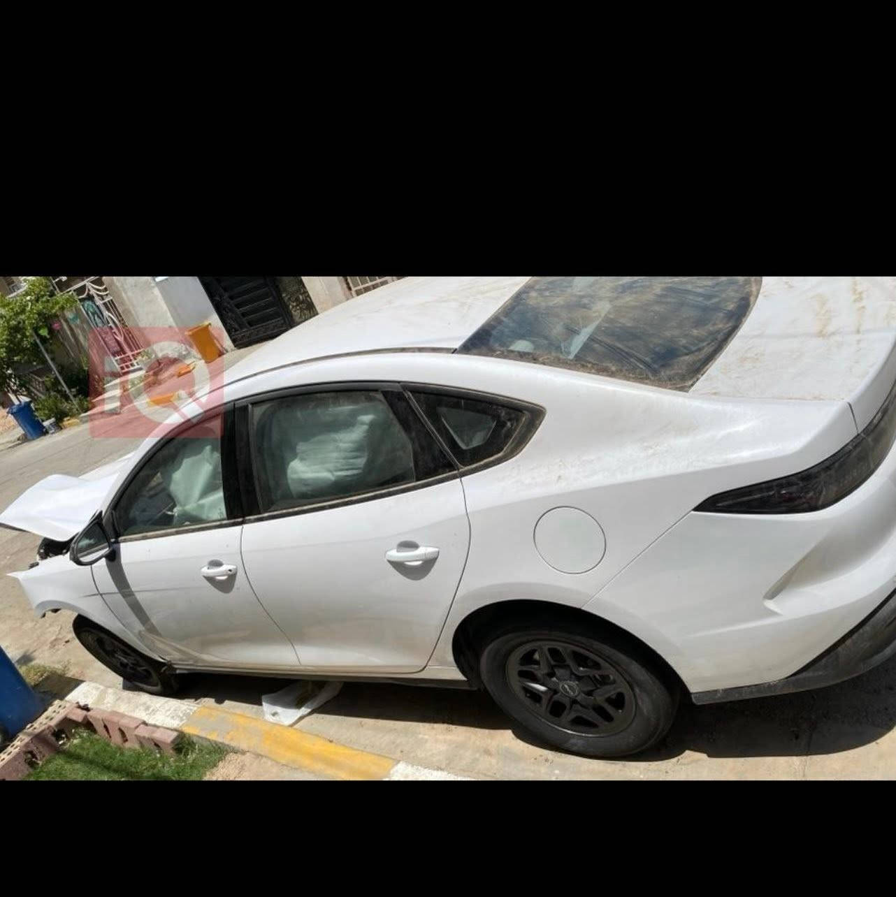 سيارة byd seal 5  
موديل 2025 
ماشية 4000 
السيارة ضررها كدامكم مثل الصور المحرك ما بي شي ما متأذي و الكير ما بي شي والبطاريه و الانفيرتر ما بي شي 
الدعامية موجوده مالته متضرره 
سياره رقم بغداد 
الموقع بغداد حي الجهاد 

ارقام التواصل ***********
***********
