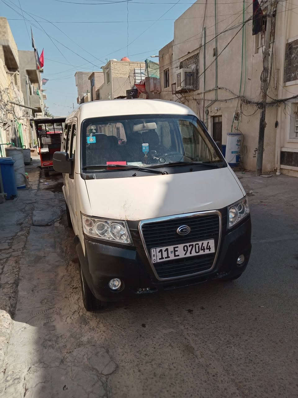 سلام عليكم سيارة بنكو ٧ ركب مديل ٢٠١٢
سيارة نضيفه بدون صبغ
محرك و كير بحاله جيده تخم تاير جديد 
السعر ٣٦ و بيه مجال 
رقم خصوصي بغداد السياره بسمي 
***********
