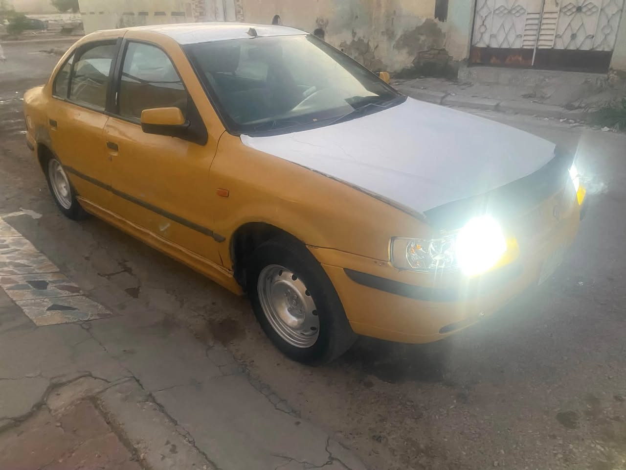 سمند 11  بدون ضربه سياره  
بيها خياس داير الجاملغات الوره معمرهن الك 
قماره مابيها خياس
تخم تاير   سياره 
صدرها جديد 
دواخلها حلوه كشر حلو 
لايت زينون 
مكينه  بيه لاستيك ولف حته الاويل بم منضفه مو تكلي كايمه بس لاستيك ولف  وناعمه بدون صوت  شرط شرط صافيه وبطناشً المكينه كير جديد مشدود  وكلج طبي 
رقم بصره تحويل ثاني يوم 
هيئه مصفره غرامات مصفره 
25  بيه مجال شي بسيط سياره مال عيشه وحلوه

***********
