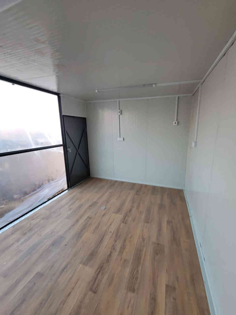 كرفان للبيع جديد غير مستخدم
واجهة 6 ×3 مساحة الفضاء مقطعة جام 
يرهم مكتب عقار او اسواق يرهم للكل 
شيلمان ثقيل كهرباءيات كاملة 
مكاني بغداد ثعالبة 
الله شاهد مكلفني 3 ملايين 
سعر 2750 
للستفسار خاص 
اتصال ***********
