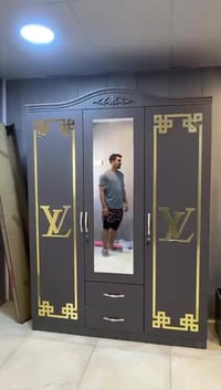 غرفة نوم شبابي • كنتور 3أبواب • ميز تواليت