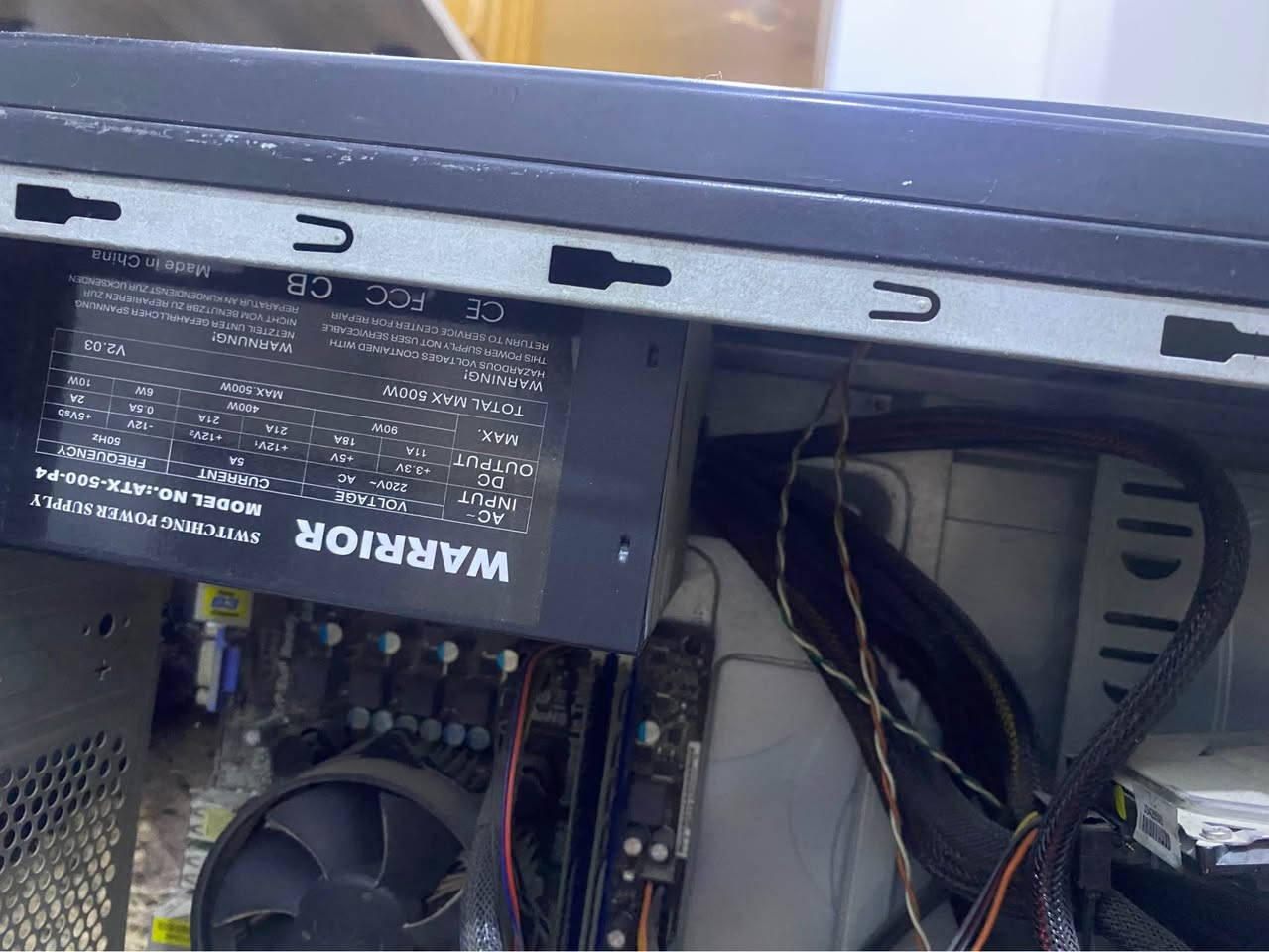 � تجميعة ألعاب وأعمال كاملة مع شاشة 165Hz 🔥

✅ المعالج: Intel Core i7 3770
✅ الرام: 16GB DDR3 (2×8GB)
✅ كرت الشاشة: Gigabyte GTX 1650 4GB
✅ SSD 128GB للنظام والويندوز
✅ HDD 500GB للألعاب والملفات
✅ مزود طاقة Warrior 500W

🖥️ الشاشة:
✔ Acer 24 Inch
✔ Full HD 1080P
✔ IPS Panel
✔ 165Hz Refresh Rate

🎮 مناسبة للألعاب الأونلاين والعمل والدراسة والتصميم الخفيف.

💰 السعر: 350,000 دينار عراقي
❌ البيع كامل فقط (الجهاز + الشاشة)
📍 للاستفسار مراسلة الخا بغداد, العراق


**إذا كنت صاحب هذا الإعلان وتريد حذفه لأي سبب، رجاءا أرسل رسالة إلى الدعم الفني**
