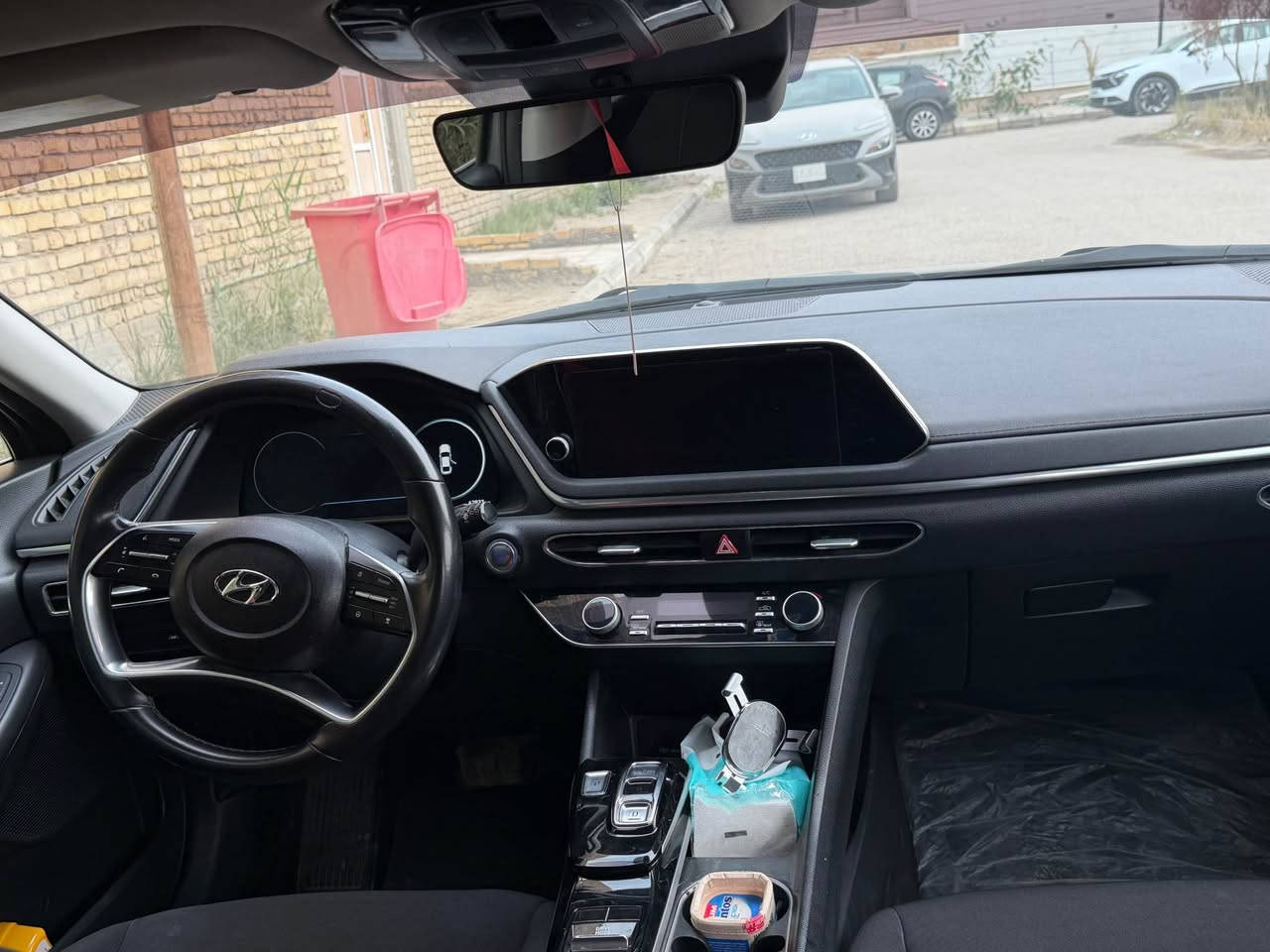 سوناتا 2023
فول مواصفات
محرك 2500 تنفس طبيعي
بصمة
تشغيل عن بعد
بانوراما للاخير
توقف ذاتي
بصمة ابواب
وبعد هواي مواصفات بيها
حادثها فقط بنيد مبدل وجاملغين كلير بدون ضربه وبدون تبديل فقط جمالية 
مكاني ناصرية سيارة معوقين نجف وكالة عامة
*********** ناصرية, ذي قار
