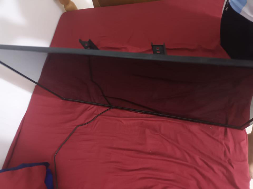 السلام عليكم بلازما للبيع الماركه باناسونيك النضافه 100 الله شاهد ماركه راقيه ترهم كامرات او او شاشة كيمنك او شاشة اتابع بيها  وموجود بيها يوتيوب وغوغل وكم تطبيق بيها ستناد مال تعليك على الحايط السعر ٧٥ وبي مجال لطيبين 
رقم الهاتف ***********
