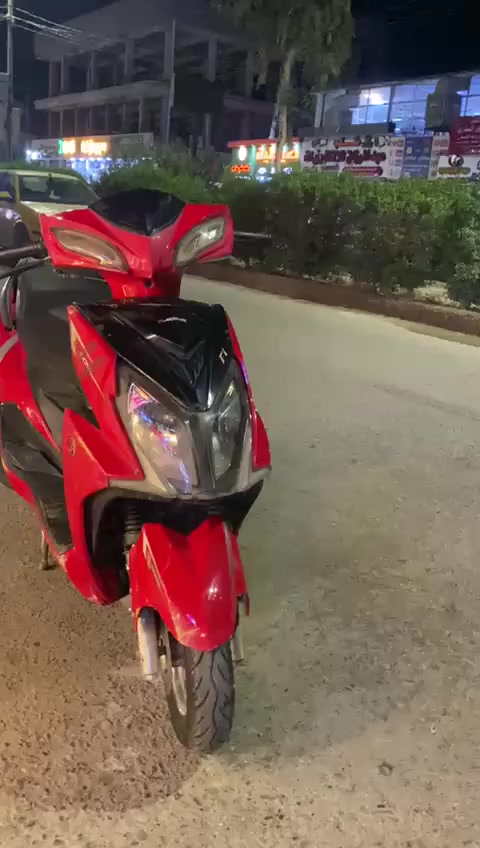 السلام عليكم ورحمه الله مستعجل على بيعها دراجه نظيفه خير من الله
سعر4٠٠بيها مجال 

***********
