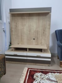 ميز تلفزيون • مفروشات