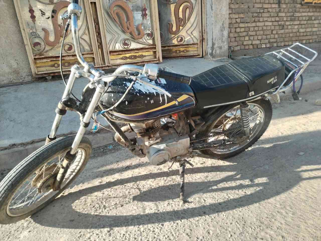 دراجه للبيع
شغاله ما بيها شي كهربائيات وترتيبها بسيط
تاخذك وتجيبك، واذا تريد تعدلها تحتاج تعديل هواي
سعر250 وبي مجال   اوارق مكتب 

*********** واتساب
