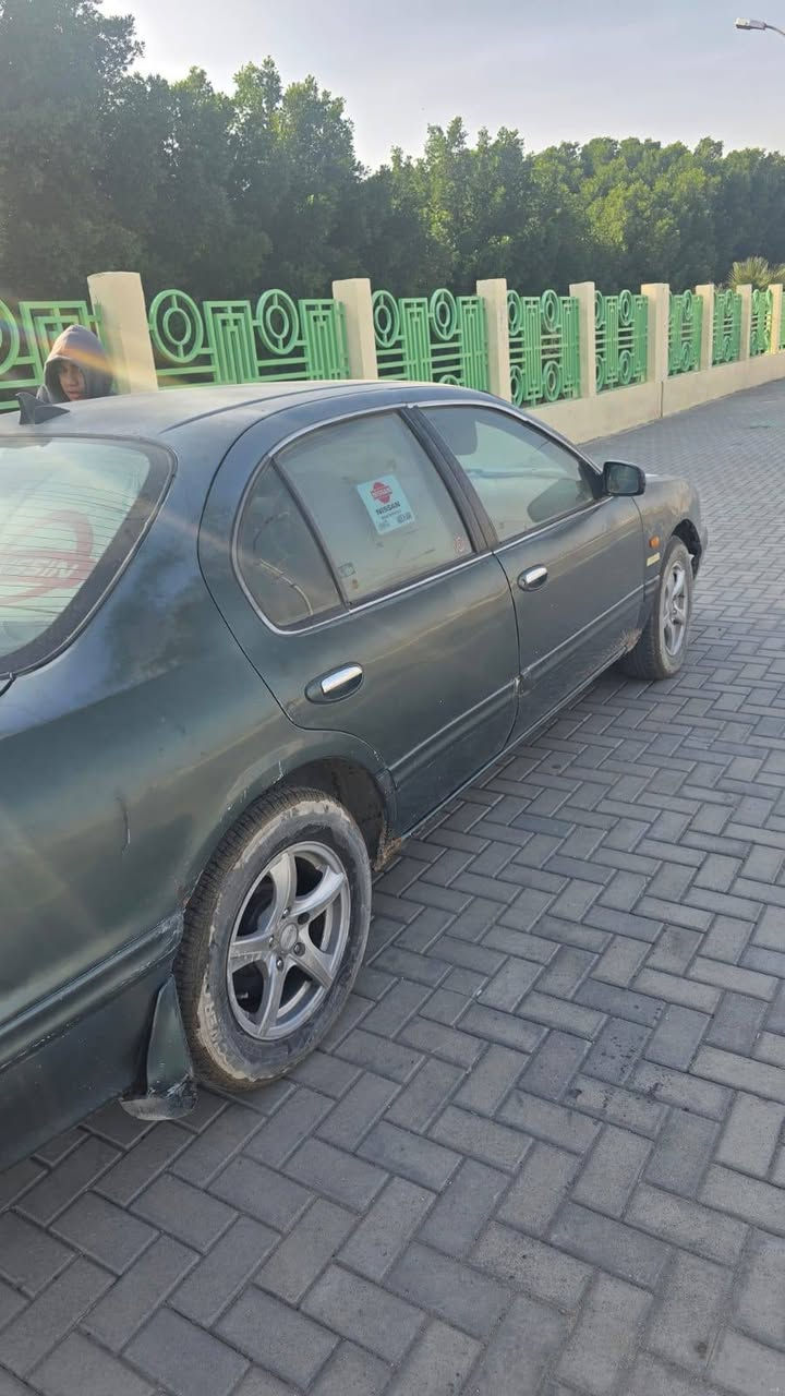 سلام عليكم نيسان مكسيما بلاد موديل 98 كهربائيات شغاله مكينه وكير خير من الله عوزه ترتيب للبيع او امراوس حسب القناعه متواجد واتساب ***********
