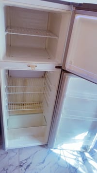 ثلاجه للبيع السعر 150 العنوان بغداد الدورة لاستفسار خاص 07844997619