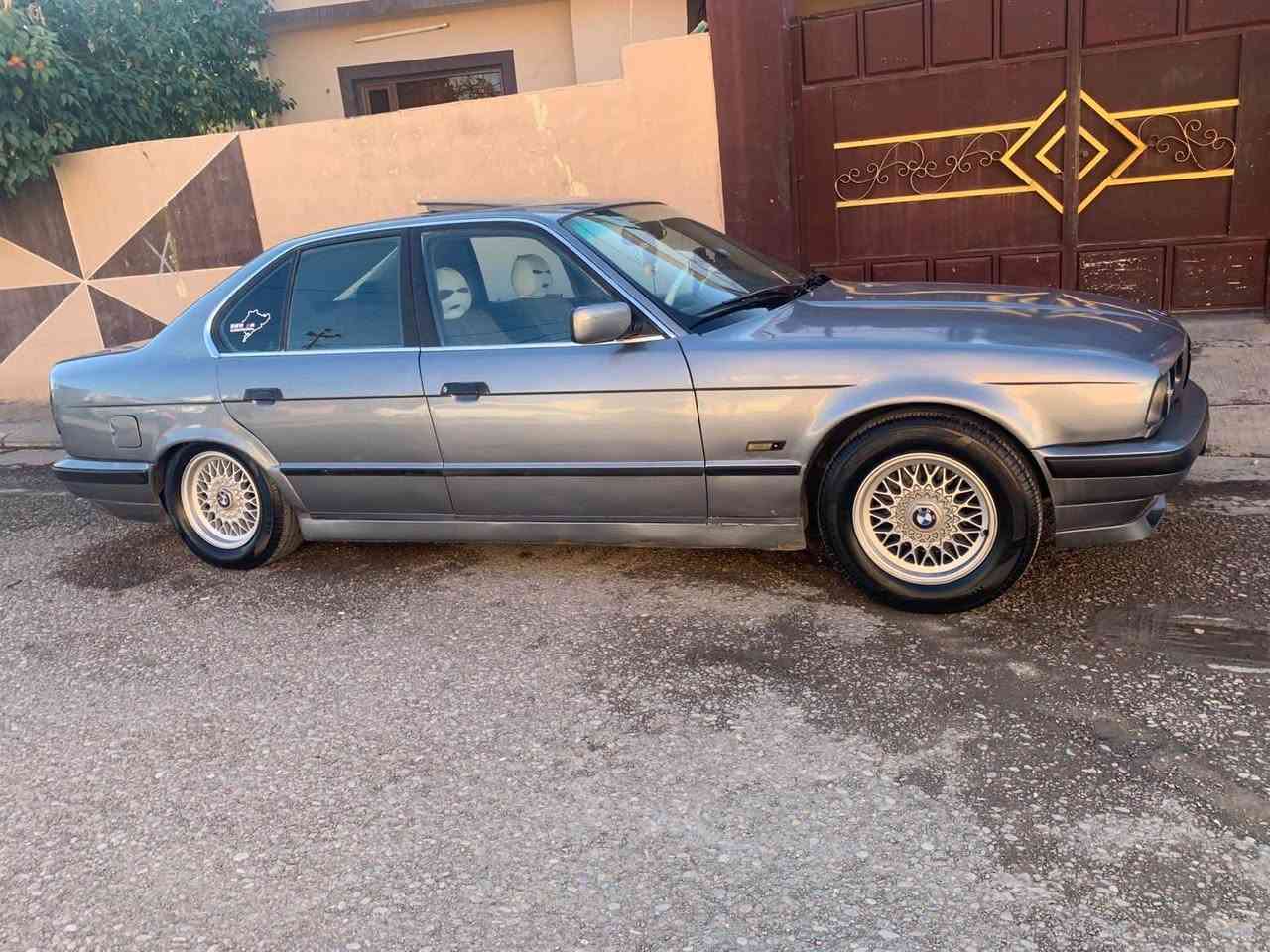 Bmw موديل ٩٢ كير عادي سةنةوي تازةيةتا ٢٨ 
چاملغ دواي سةكن ليدراوة بي ناو گرتن كوبون بةنزيني هةية شويني كركوك
*********** كركوك, العراق
