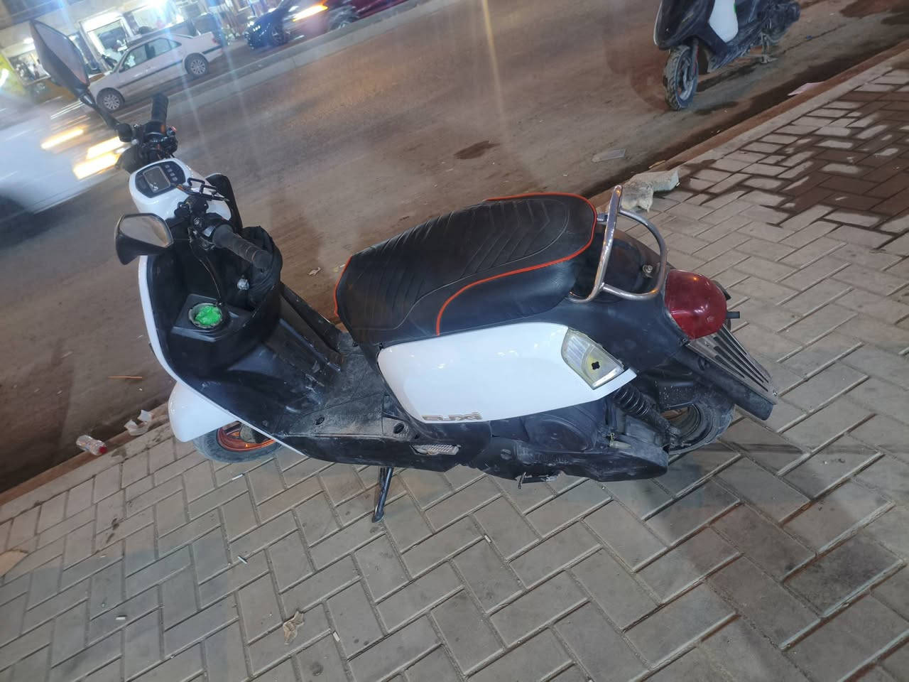 سلام عليكم 
بوليس للبيع دراجه شغاله حلوه مرتبه تحتاج فقط كهربائيات ترتيب
 مكان بغداد تقاطع درويش 
للاستفسار الرقم ***********
