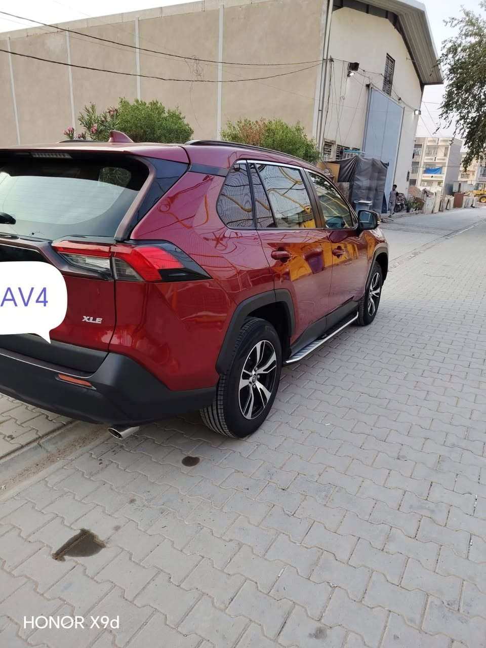 سلام عليكم اخوان راف فور XLE اعلى فئة بالموصفات للبيع
الموصفات

كشن كهرباء 
كشنات تدفئة
شاشة تدعم نظام ابل كاربلي و اندرويد اوتو
فتحة سقف سلايت 
حساسات ٣٦٠ درجة
صندوق كهرباء 
نقطة عمياء 
وسستم صوت قوي
و بعد هواي موصفات 
السيارة جديدة كلش و بحالة نظيفة كامل تفاصيلها صور الحادث  و صور سونار كلها موجودة السيارة كاملة مكملة ما بيها اي نقص 
السيارة ب اسمي تحويل مباشر ثاني يوم 
مكان السيارة:بغداد/الاعظمية
السعر١٩٥ وبيها مجال بسيط
للاستفسار:
***********
***********
