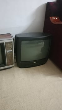 للبيع تلفزوانات شغالات مع ريمونات شغاله السعر  اثنينهم ب  60 بغداد الك...