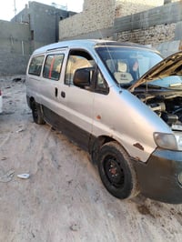 ستاركس • ٢٠٠١ • ٣٢٠٠٠٠ كم