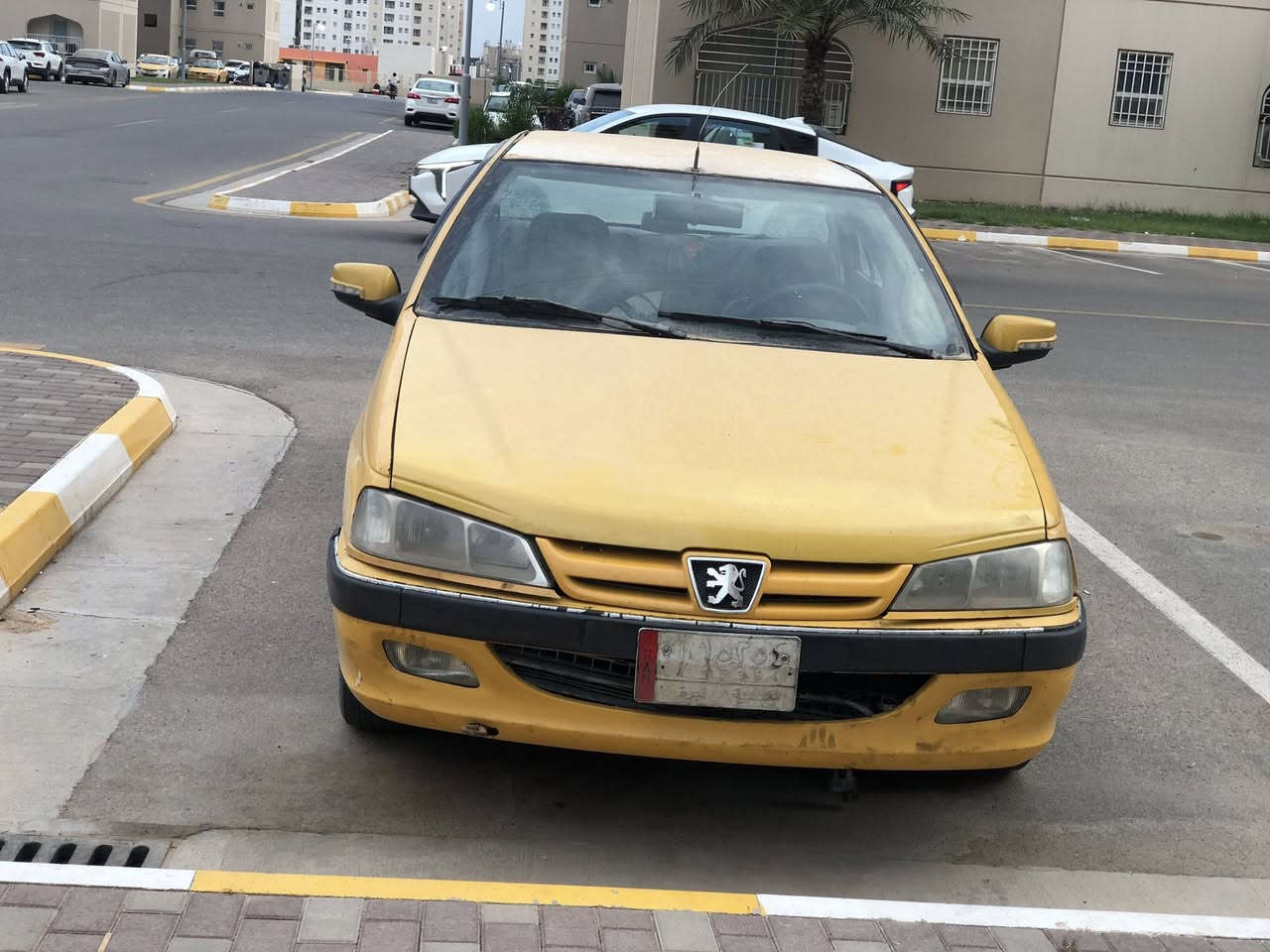 السلام عليكم ياالله جمعه مباركه
بيجو بارص موديل ٢٠١٥ كير و مكينه كفاله لا تبخير لا تنقيص كهربائياتها شغاله كيجاتها بانزين طوافه سرعه و رون كلها شغاله حماوتها ما تعبر الربع جام يصعد ينزل لايت ناصي وعالي زينون مسجل شغال حداديته جيده طستها ناعمه عينه و صينه جدد ،سنويه مشروع وطني ساقطه صارلها خمس اشهر راعيها موجود تجي تتكاتب ويه وثاني يوم تحول ، سعر ٢٧ وبيها مجال للطيبين غرامه هيئه ينزل من سعرها رقم *********** مكاني بغداد بسمايه 
مراوس حسب قناعه
