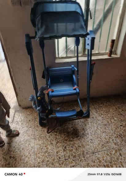 للبيع كنتور 5ابواب مع جربايه مع دوشك جربايه سعرهن ٣٠٠مع طباخ 50 الف مع مبرده كونفيره 50 الف مع مرجوحه اطفال 30الف مع غساله 75الف مع ثلاجه 200الف جديده مع كاونتر 3قطع ابولسله 250الف
السعر موجود بيع مستعجل الشراي
يتصل ***********
