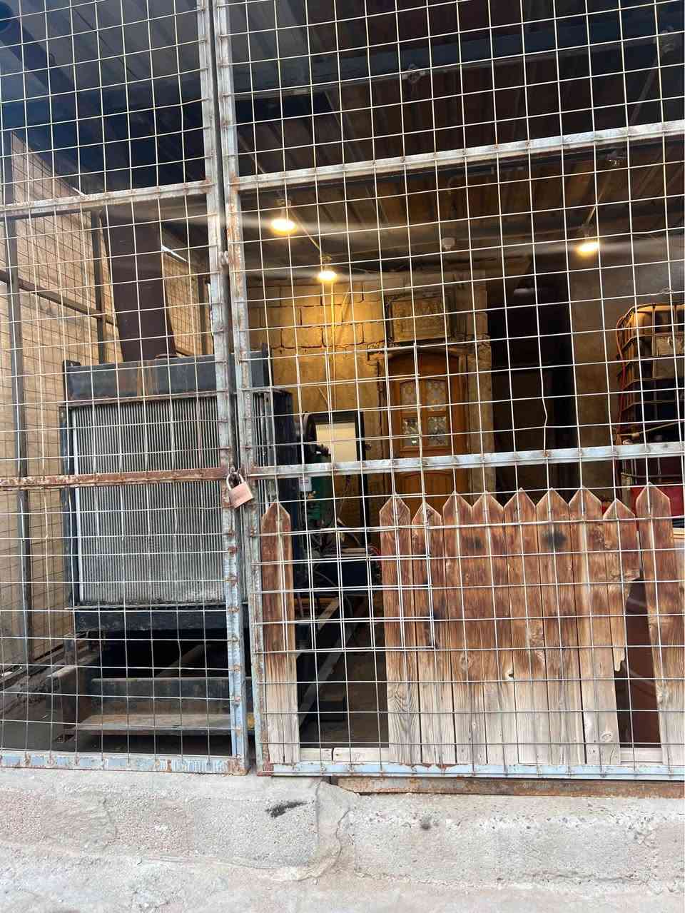 موقع مولد البيع البصره  عدد المشتركين ١٨٠ بيت عدد لامبيريات ٥٠٠ أمبير فعال مسجله حصت كاز ٢٥٠ كيفي مع كافت محتوياته *********** البصرة, العراق
