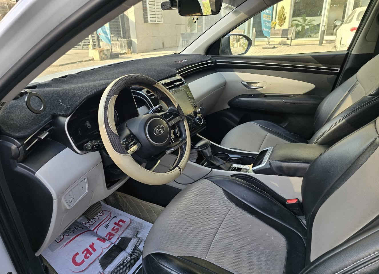 توسان خليجي 22 
فول عدا الفتحة مكفولة فقط بارد 3 اصابع مكانها بغداد
***********
