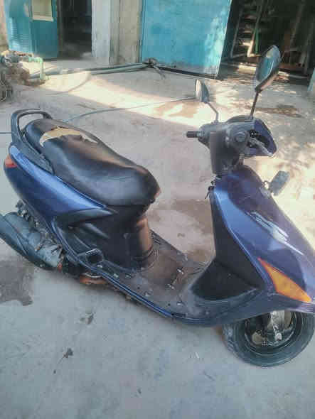 دراجه فراشه للبيع   يرادلها تجفيت وترتيب  ابيع كوم حديد ب100 وبيها مجال  / شط العرب الجزيره ***********
