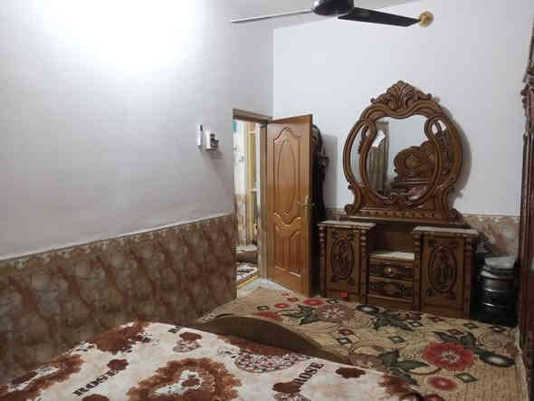 بيت للبيع في حي الفداء قرب السريع بناء 2013 مرتب ونضيف مساحه 100 سعر 110 وبيه مجال للشراي للاستفسار الاتصال او مراسلة الرقم ***********
