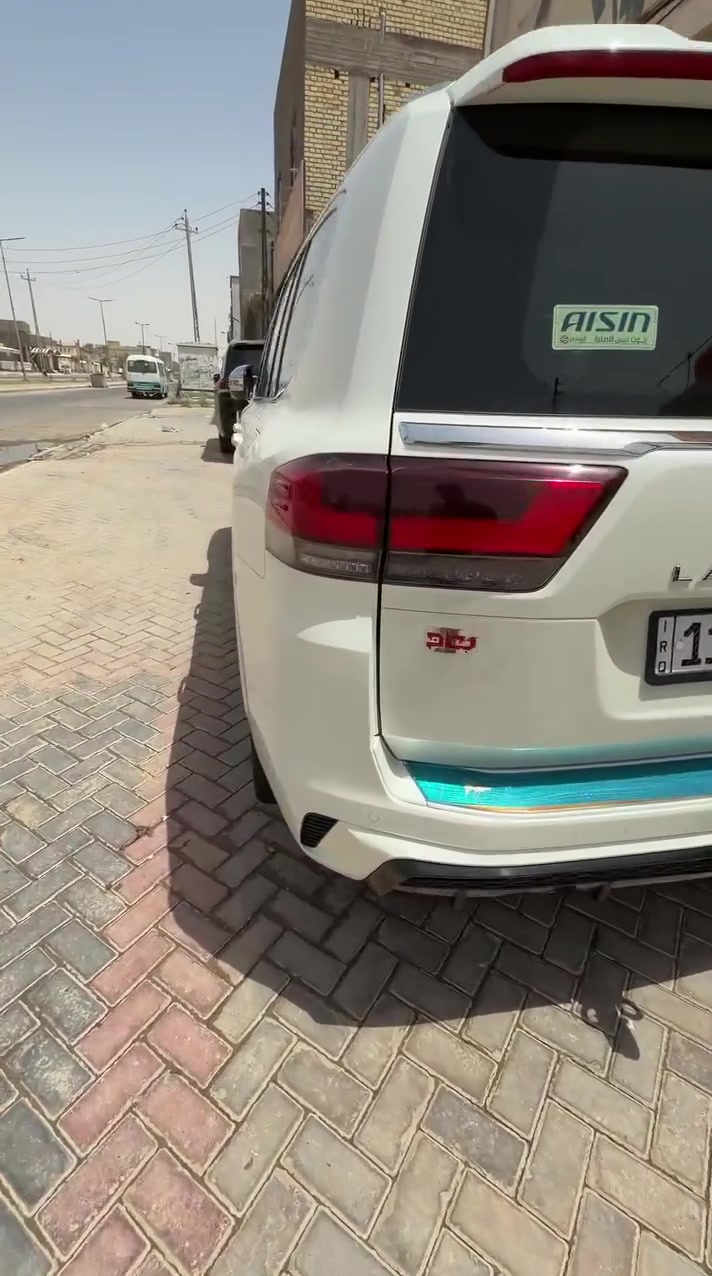 لاند كروزر ٢٠٢٤ VX لمتد تنفس طبيعي السيارة فول واحد على واحد رقم مميز ماشية 4000 الاف زيرو  مغلفة bbf السعر يتفضل على خاص لو يراسلني واتساب وبخدمتكم ***********
