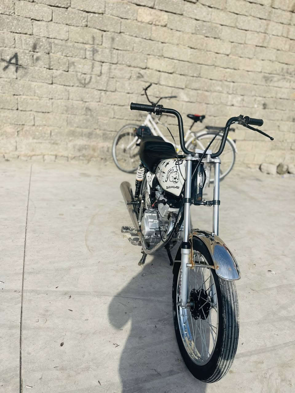 البيع تايكر تايكر 23 شرط تحريكه ومعدل حلا من الصوره المكان حي البكر محرك مفتوح  السعر 500 وبيه مجال اليحب يتصل علا رقم *********** شرط لا صوت ولا فيلس
