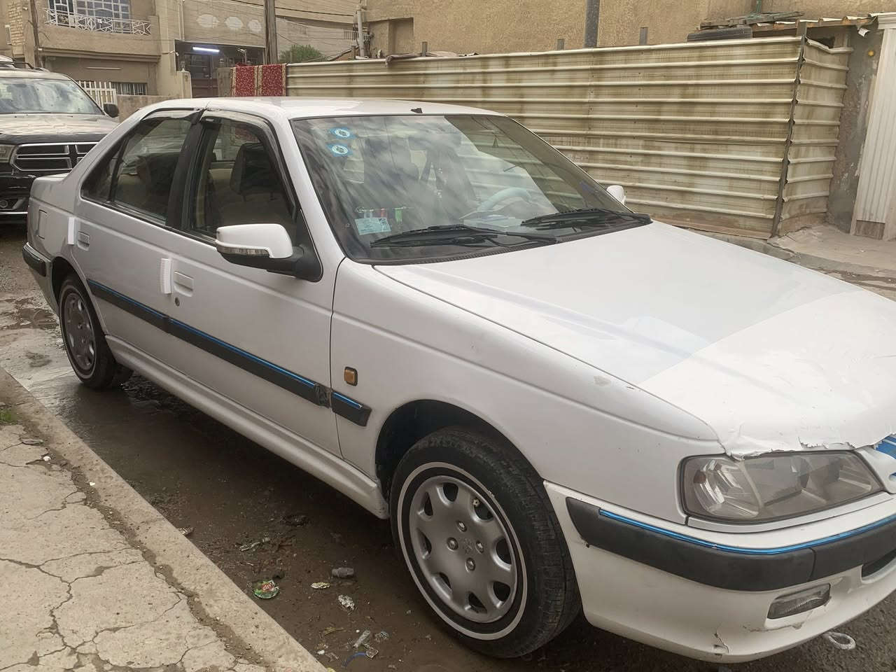 السلام عليكم بيجو بارص 2018رقم بغداد بأسمي. تحويل ثاني يوم رقم انكليزي جديد
السياره جاهز من كلشي 
تبريد وتدفئة خير من الله
سياره بدون ضربه 
بيه بارد اربع اصابع بلجاملغ اليمن 
تخم تاير جديد
دوشمه داخليه كامله 
شاشه كبيره 
تحكم استبرن 
كير ومحرك خير من الله 
مكاني البياع حي التراث 
رقم ***********
السعر 69وبيه مجال
