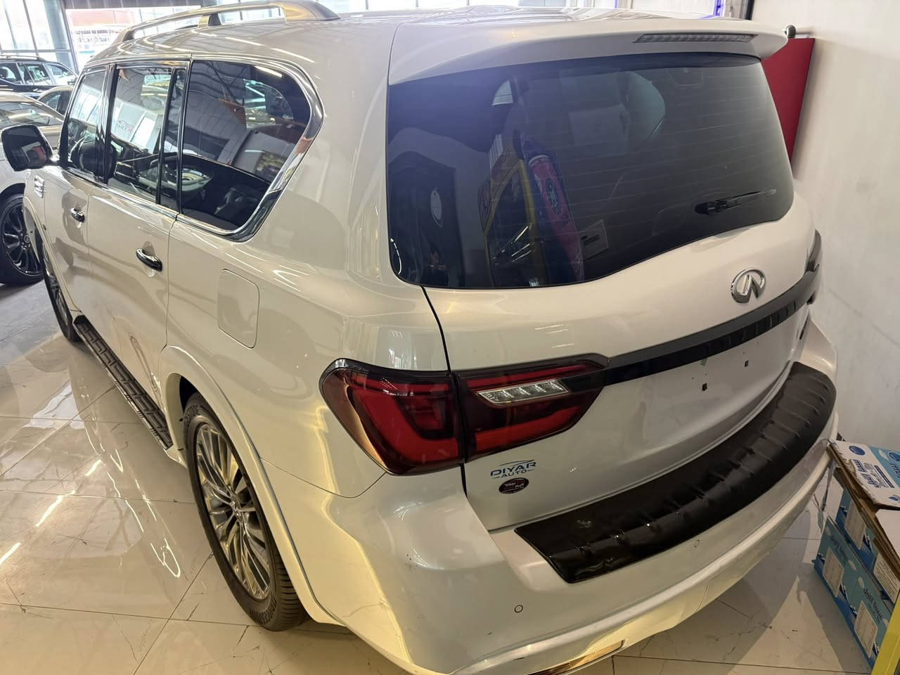 بعد التحية والتقدير 

انفنتي QX80 2019 بلاتينيوم وكالة خليجي 

مكفولة من صبغ تبديل  حتى الدعاميات والبلاستك مكفول 

فقط بارد بيها ٣ مكانات 

كلش جديدةً سيارة لوك وقليل اكو بنظافتها

مواصفات 

فورويل 

‏ كامرات 360

‏‎رادارات وبصمات وحساسات امامي وخلفي

‏‎قفل سرعة وانظمة تعليق 

‏‎دفلوك و وضعيات قيادة متعددة 

‏‎فور ويل

‏‎محرك 5600 v8 

‏‎مقاعد جلد طبيعي مع تطعيمات الابواب والدشبول

‏‎جميع المقاعد كهرباء امامي وخلفي

‏‎مقاعد تدفئة

مقاعد تبريد

‏‎مقاعد خزن ميموري 

تشغيل عن بعد 

كشنات هيتر

صندوق شفط

‏‎مقود كهرباء وخزن 

‏‎شاشات امامية وخلفية

‏‎خرائط

‏‎سماعات وريموت

‏‎ثلاجة

‏‎تبريد مركزي حدد لكل راكب

‏‎لايت زنون دوار مع الستيرن

‏‎مري قلابة

‏‎تشغيل عن بعد مع الكتلوكات

وبعد هواي مواصفات 

تخم تاير وصدر وكير ومحرك وكهربائيات كلة بشرط 

وبرغي مامفتوح بيها  

ملاحظة :: سماعات وبصمات وكاعيات وكتلوكات وريمونتات واغراض الشركة كلهن موجودات ومو مستخدمات 

السعر 330$

مكاني اربيل 

رقم صاحب السياره ***********
