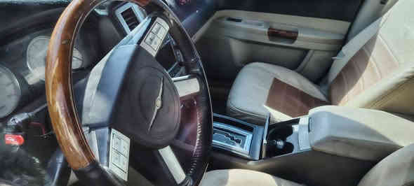 السلام عليكم
اوباما ادوات للبيع
٢٠٠٧ متومه وكامله لوحات وسنويه
مكينه هيمي وكير باكيت
منضومه تبريد جديده
السياره بالعماره
سعر ٣٨ او مراوس 
*********** اتصال او وتساب
