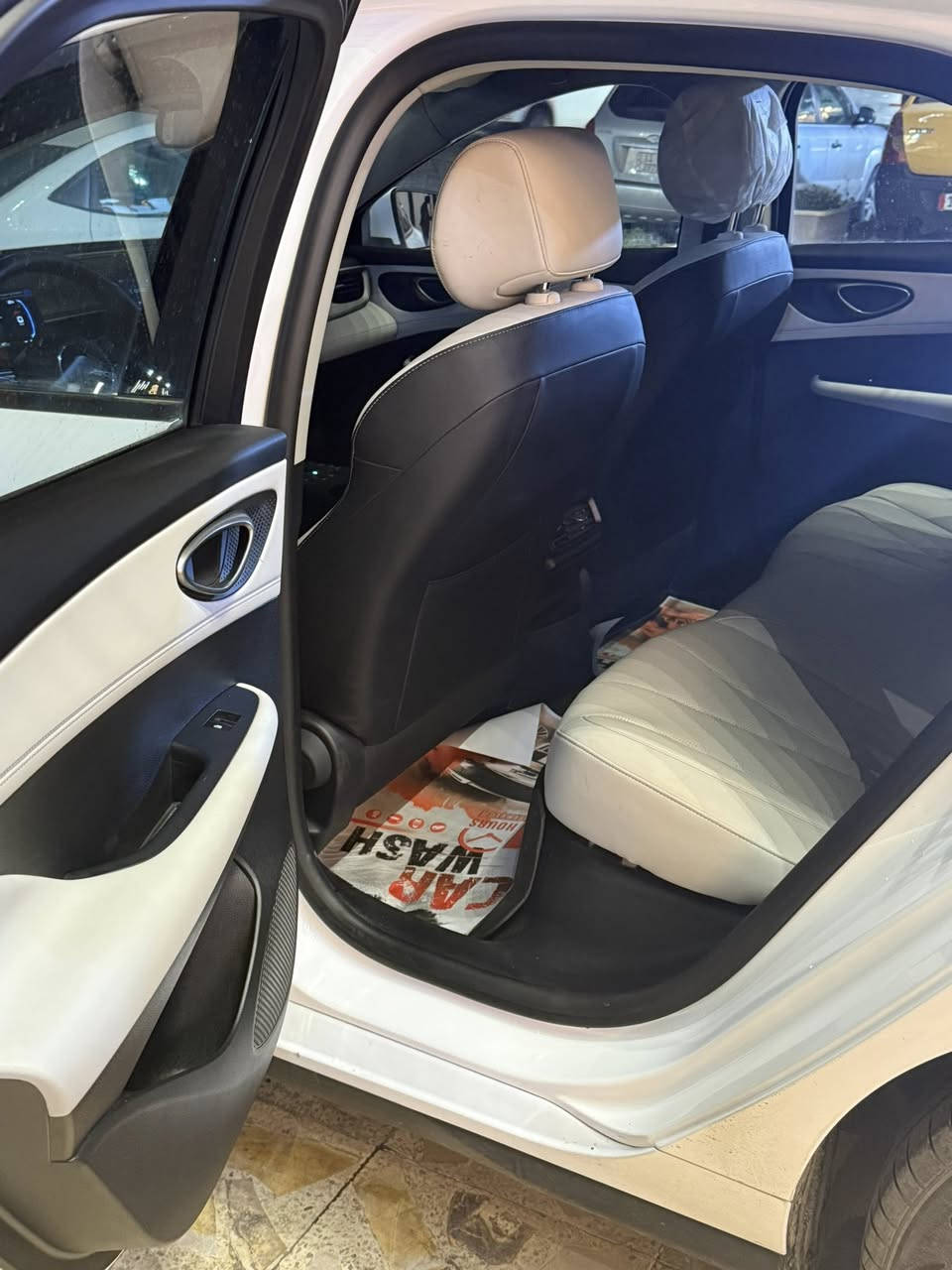 🚗🔥 BYD SEAL 5 — 🔥🔥🔥🔥بسعر 🔥🔥🔥🔥🔥🔥

السعر: 17/000مليون
التفاصيل • موديل 2025 
كامل ملحقات 
🔋 المحرك والتقنيات
 • محرك 1500cc اقتصادي (Hybrid + Electric + Petrol)
 • تبريد أمامي وخلفي قطعتين
 • كير ماوس
 • بصمة + كارت دخول ذكي
 • شاشة وسطية
 • كامرة خلفية
 • حساس خلفي + واقيات طين امامي وخلفي 

💡 الإضاءة والتصميم
 • جنح كاربون فايبر (جناح خلفي مميز – لمسة هجومية فاخرة)
 • لايت زنون
 • بك لايت LED
 • ويل كروم 
 • داخل جلد لون أبيض
 • تحكم مقود جانبين
الاتصال ***********
