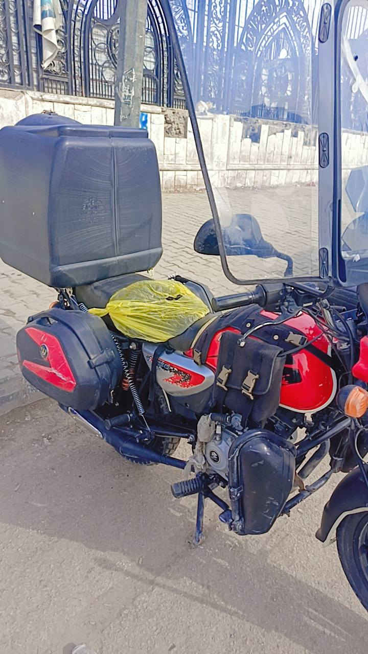 السلام عليكم بوكسر للبيع مديل23نضفيه ولا ملعوب بيها رقم وسنويه رقم بغداد انكليزي تحويل نفس اليوم او ثاني يوم والدراجه نضيفه كلش سعر 2700 عنواني بغداد الشعب 
***********
