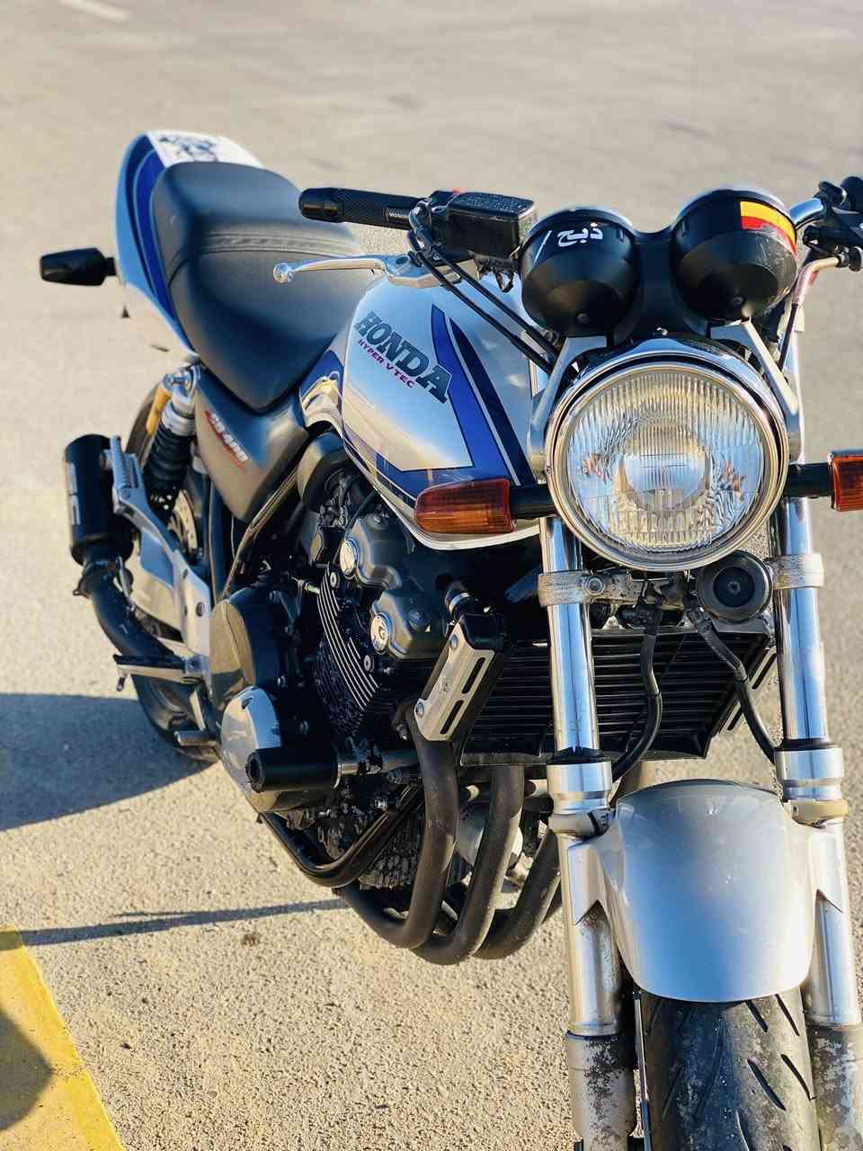 السلام عليكم Cb400جيل ثاني  هايبر 16ولف كفاله عامه 
مكاني كربلاء طويريج 
للاستفسار ***********
