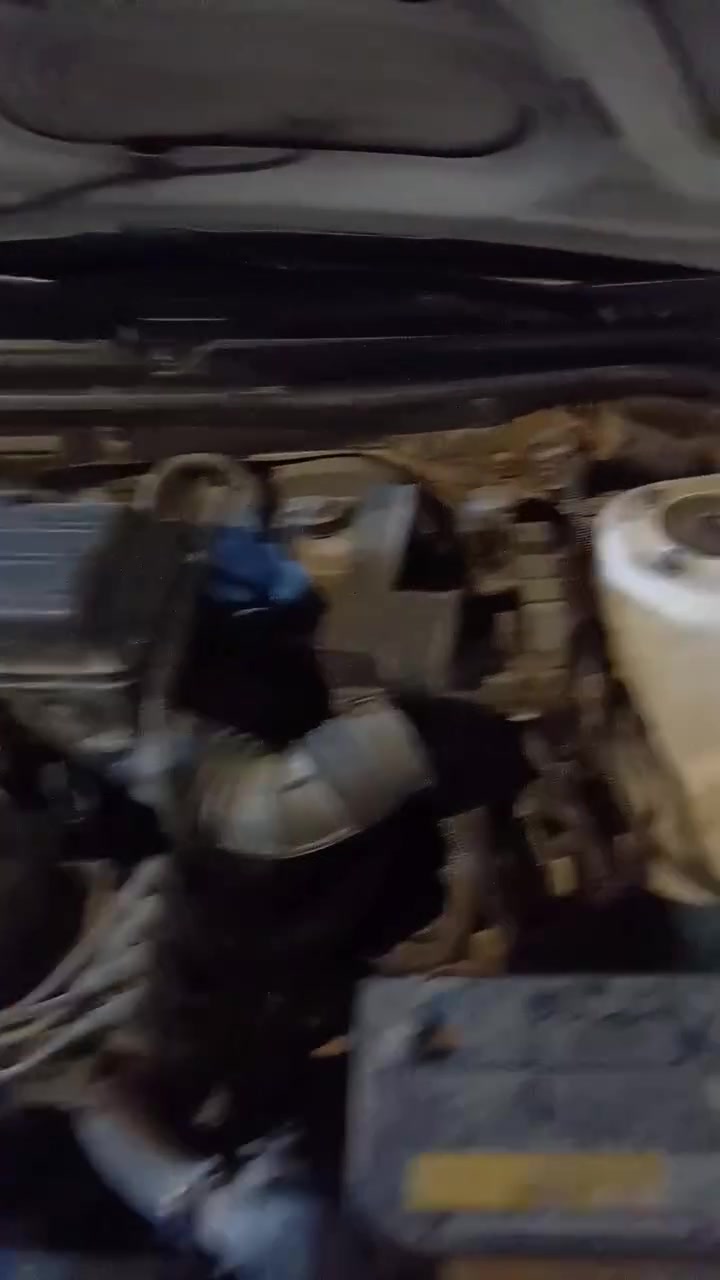 السلام عليكم 
كيا سبكترا موديل 2000
كير عادي تبريد شغال مكينه مابيها شي كير مابي شي
ابيعها على وضعها صعدت جزرة وسطيه  وماكدرت اصلح
ابيع على وضعها 
مكاني نجف
***********
***********
