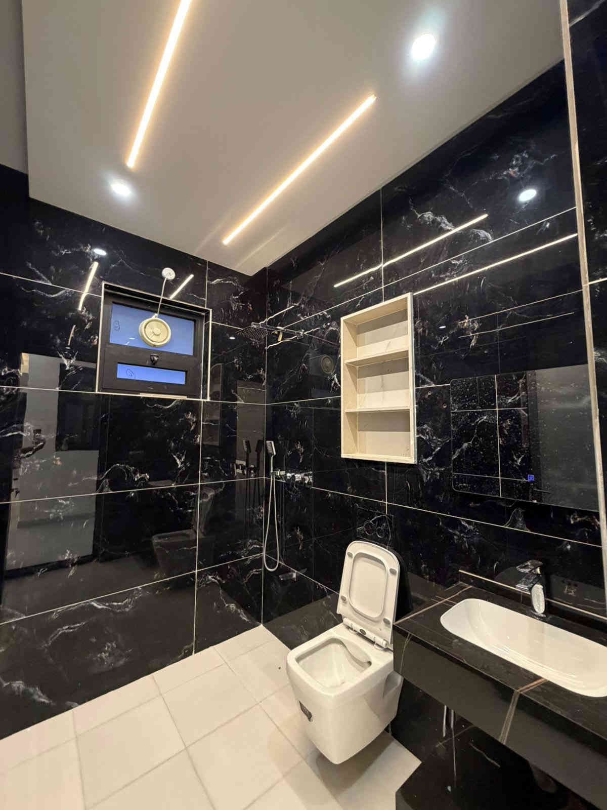 🏡 دار للبيع – زيرو – زيونة / محلة 712
دار حديث زيرو غير مسكون للبيع بموقع مميز:
 • المساحة: 158 متر
 • الواجهة: 7.5 متر
 • الموقع: زيونة – محلة 712
 • المواصفات:
 • 4 غرف نوم
 • صالة + استقبال
 • حولي
 • خدمات كاملة
 • مدخلين
📞 للاستفسار: *********** محمد الشمري
