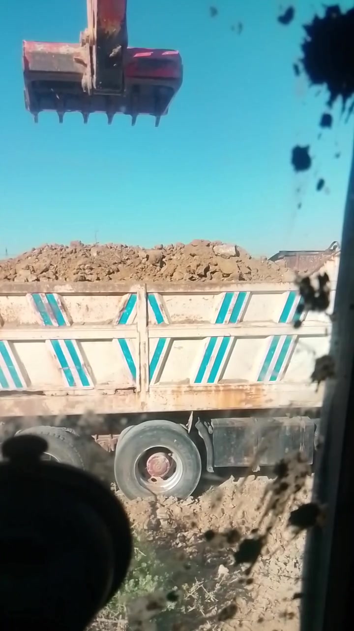 سلام عليكم 
@إشارة يوجد تراب دفن قطع حدائق كاع مساحه كبيرة والتراب نضيف وشغل سريع 
ل اتصال ع رقم *********** أو ***********
