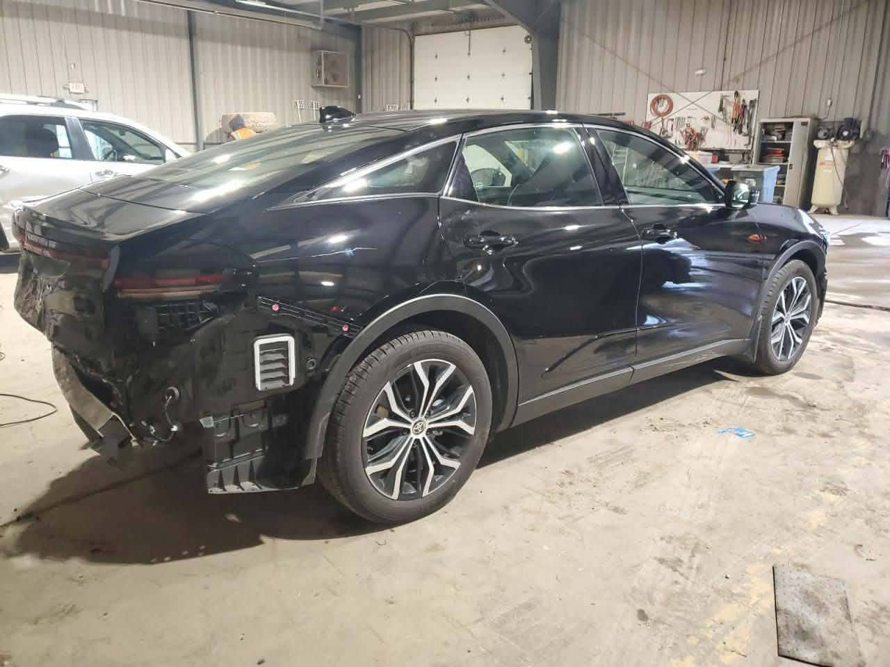 السلام عليكم ملكه للبيع موديل 2024 وارد أمريكي حادث صندوق الجنطة فقط ماشيه 67 رقم بغداد مكان السيارة كربلاء السعر 275 وبيها مجال 
للاستفسار *********** عين التمور, كربلاء
