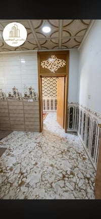 شقة للايجار في حي الموظفين غرفة نوم صحيات و مطبخ صغير الايجار ٢٠٠ الف ...