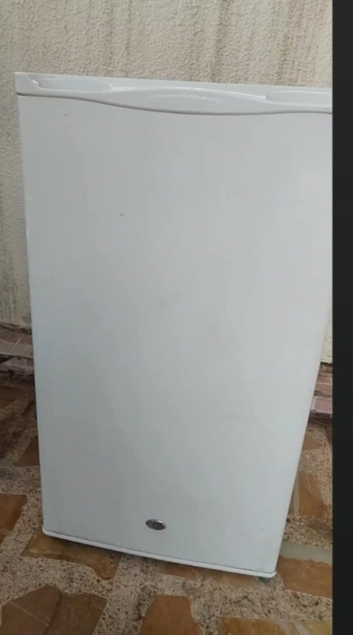 ثلاجة صغيره مال غرفه للبيع السعر ٧٠ الف بي مجال المكان حي  صدام


**إذا كنت صاحب هذا الإعلان وتريد حذفه لأي سبب، رجاءا أرسل رسالة إلى الدعم الفني**