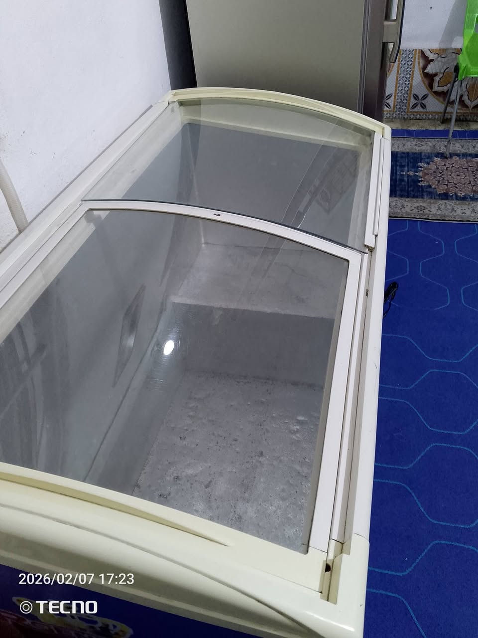 للبيع براد مثلجات شغاله تجميدها حلو بس بيها زرف بسيط جوا سعرها 200 بيها مجال مكان عماره حي العسكري
*********** واتساب
