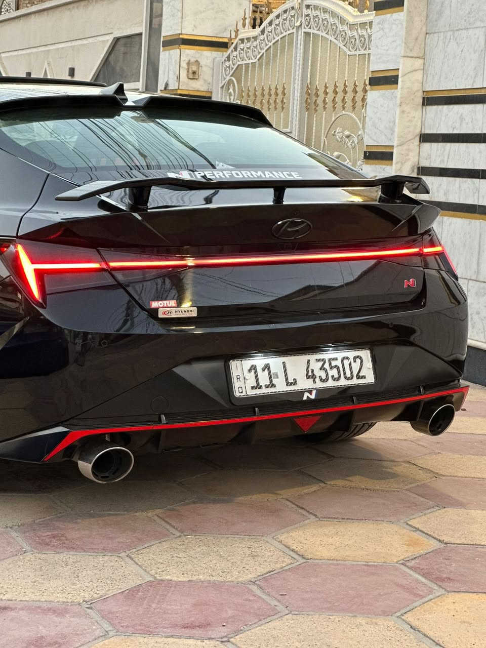 سلام عليكم شباب النترا N للبيع 
موديل: 2023 
ماشية :15 الف فقط اخت الزيرو 
مكينة : 2,000 تيربو🚀🚀🚀
حادث : جاملغ و باب صور حادثها بالمنشور 
الاضافات الي عليهة:
داون بايب صوتها مرعب
شوتة KN 
عطاس تيربو  
جهاز لهب
بلكات ريسنك 
ولف حماوة ريسنك 
فول هوائيات 
كيج قراءة بوست التيربو 
هوائية ضوئية متغير 
ويل 18 رياضي اطلي
لد امامي متغير على التليفون 
احزمة حمر 
وبيهة هواي سوالف 
مواصفات الN معروفة سيارة جديدة 
كشنات حضن و مختم N / فتحة / انارة محيطية 64 لون / رادار امامي جانبي خلفي /حساسات خلفيه/ سستم سماعات BOOS / توقف ذاتي / ثلاثة انظمة قيادة / لايتات 3 عدسات / بك لايت لد 
وباقي الموصفات معروفه والسياره ماناقصها برغي وبالعافيه على الياخذها

الرقم : ***********

السعر : 185 وبيها مجال بسيط
مكاني : بغداد
