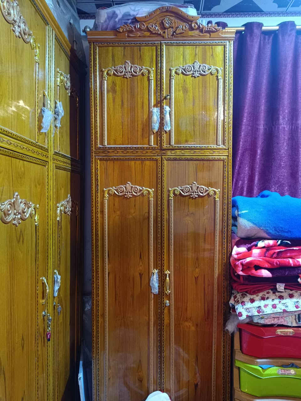 غرفة اخشاب صاج طابقين 6 ابواب موديل مسرح نظيفة جدا استعمال بسيط
سعرهه مليون وبيهه مجال مكانهه كربلاء ***********
