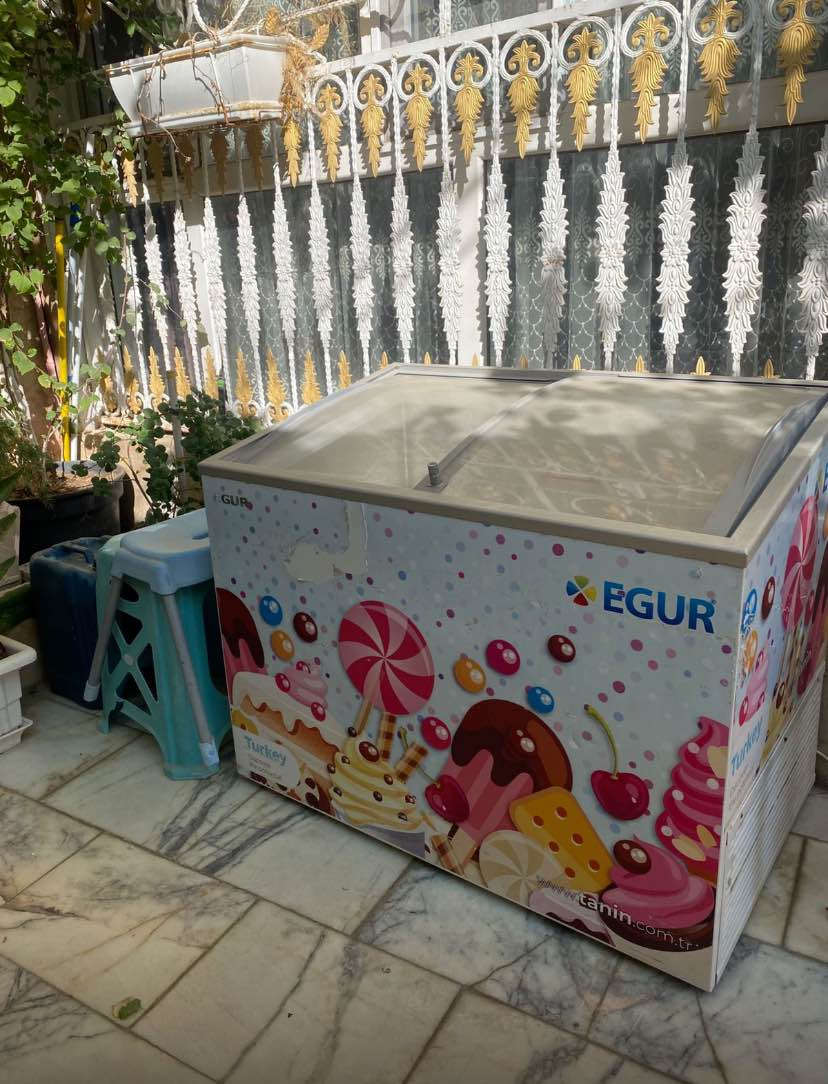 السلام عليكم براد عامودي نضيف كلشي مابي نضافه ٩٩٪؜ و براد افقي نضافه ٨٠٪؜ كلهن شغالات 
الافقيه ٣٥٠ الف
العاموديه ٣٧٠ الف
بيهن مجال بسيط 
كلهن شغالات و شرط النضافه 
*********** اتصال 
واتساب *********** كربلاء, العراق
