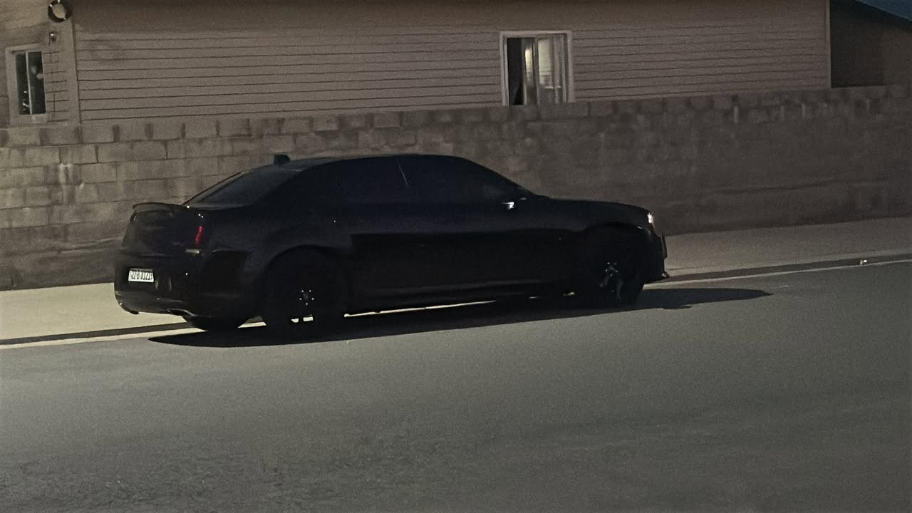 مرحبا
سعر ٢٤٦ ورقە بیها مجال 
 ٢٠٢١ کرایسلر 300s V8 5.7 hemi
سیارە بیها تقریبن ٦ قطعە بدون ارباک بدون دواخل بجم و خلفی کپس ماشی ٧٥ مایل
مکانی اربیل 
***********
