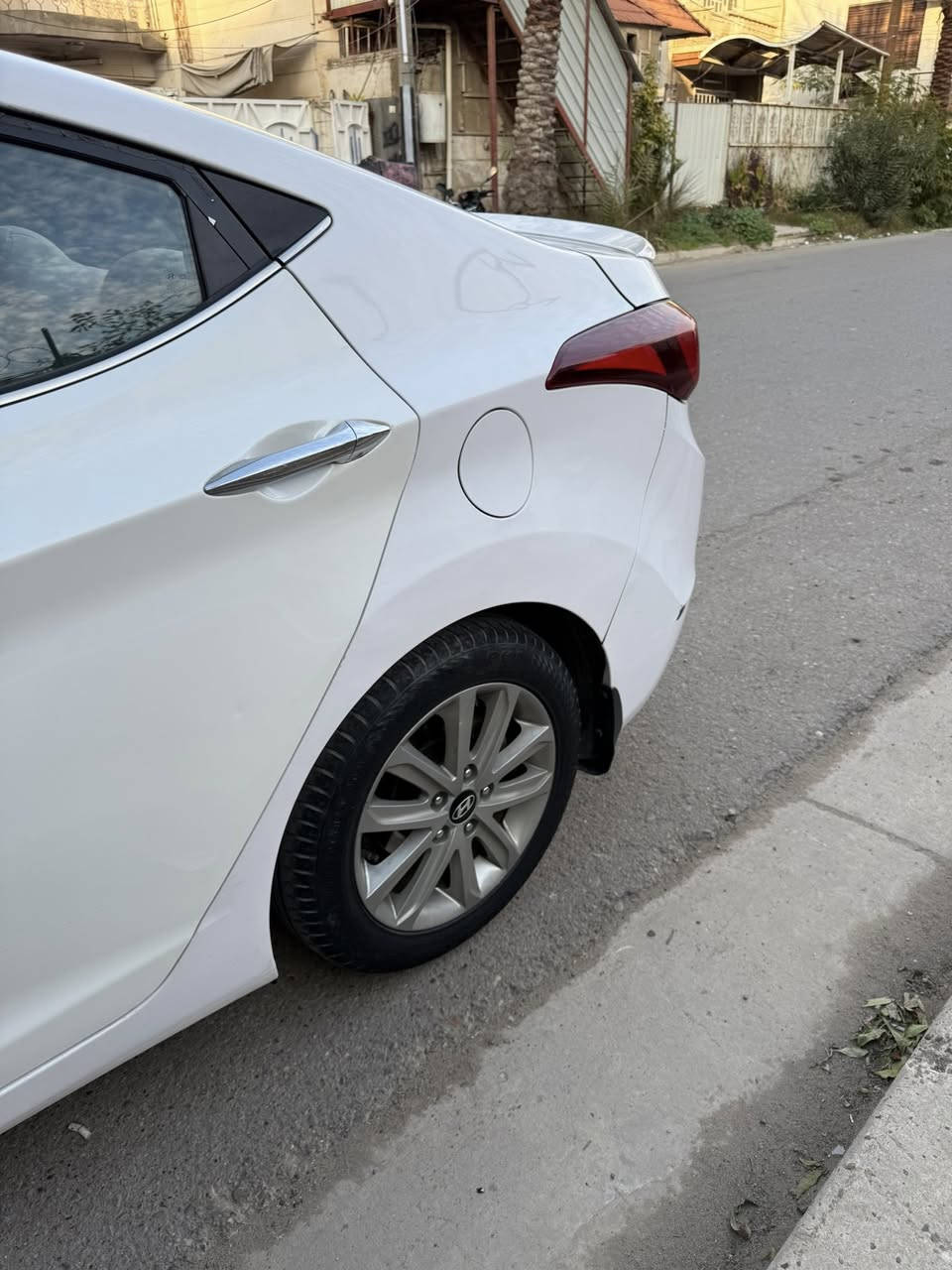 السلام عليكم للبيع النترا موديل 2015 خليجيه محرك 1800 دوش فول مواصفات عده البصمه بيهة بابين امبدلات صفحه السايق والجاملغ الامامي صفحه السكن مصبوغ بدون دواخل بدون ايرباك كير محرك تبريد صدر تخم تاير تخم ويلكب كله كامل ماشيه 136 كيلو رقم بغداد تحويل مباشر السعر 113$ وبيهة مجال مكاني بغداد الحريه للاتصال ***********
