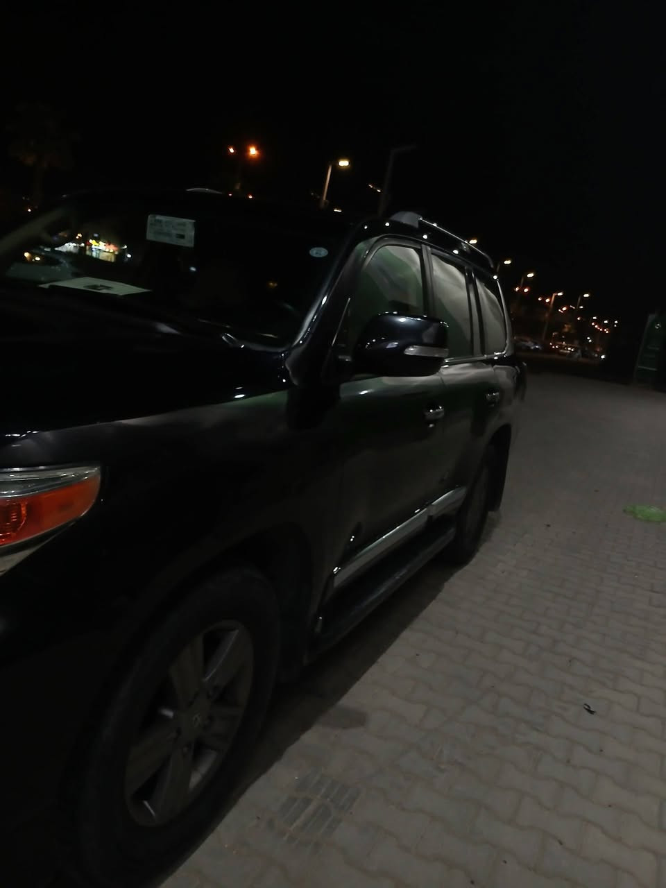 📍لاند كروزر موديل 2015
ا📍لسيارة ساز مكفولة كفالة عامة 
📍ماشية 200Km
📍الكشنات كهربائية زراكات لايت 
📍+سلايت روف+تخم تاير جديد ياباني.
شاشات مقاعد خلفية 
8قطع تبريد 
أداماته بشركة تويوتا 
الرقم اربيل مميز 
تحويل مباشر
للتواصل معنا ***********
بي واتساب
