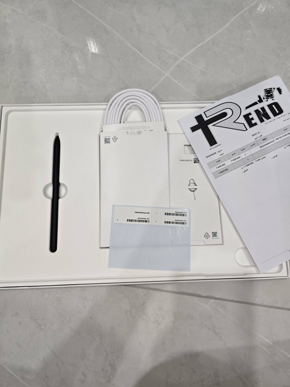 Samsung Tab S9 Ultra
المواصفات :
ذاكرة 512/12
شاشة 14.6 انش , AMOLED , 120Hz
معالج Snapdragon 8 Gen 2 (4nm)
بطارية 11200mA وشحن 45W

بقية الميزات :
مقاومة ماء وغبار
اربع سبيكرات
يدعم القلم (يجي وياه داخل البوكس) والكيبورد
النظافة 100% والبطارية حالتها ممتازة

المرفقات :
الكارتون الاصلي مع وصل الشراء
القلم الاصلي (وياه رأس احتياط)
الكيبل الاصلي 
كفر مغناطيسي ماركة Samsung اصلي من امزون
كفر يجعل ملمس الشاشة ورقي ماركة Samsung اصلي من امزون 
كفر ماركة spigen اصلي من امزون
كفرات عدد 2 اضافيات
ماوس + كيبورد ماركة Rapoo

السعر 1,250,000 الف وبيه مجال

المكان : محافظة ميسان 
الشراي يتواصل خاص على مود نرتب طريقة التوصيل


**إذا كنت صاحب هذا الإعلان وتريد حذفه لأي سبب، رجاءا أرسل رسالة إلى الدعم الفني**