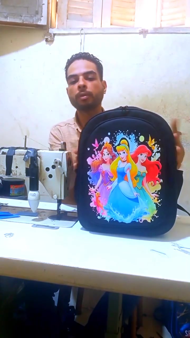 **جديد شنط ابتدائي 3 سوسته** 👑🔥

**المواصفات:**
- طباعة DTF ضد الميه مش بتقشر 💧
- خامة شتلة لوكس تقيلة
- تبطين فوم 6ملي كامل ضهر واكتاف
- الحاجز خامة محترمة تستحمل
- متاح جميع المراحل الابتدائية

شغل مصنع يعيش مع ابنك السنة كلها 💪

**جملة فقط للتجار - اقل كمية 6 قطع**

**مصنع ناصه السرحاني - ابو اسر**
اسكندرية - طريق مصطفى كامل - راس السودة
📞 01226686356 واتس


**إذا كنت صاحب هذا الإعلان وتريد حذفه لأي سبب، رجاءا أرسل رسالة إلى الدعم الفني**